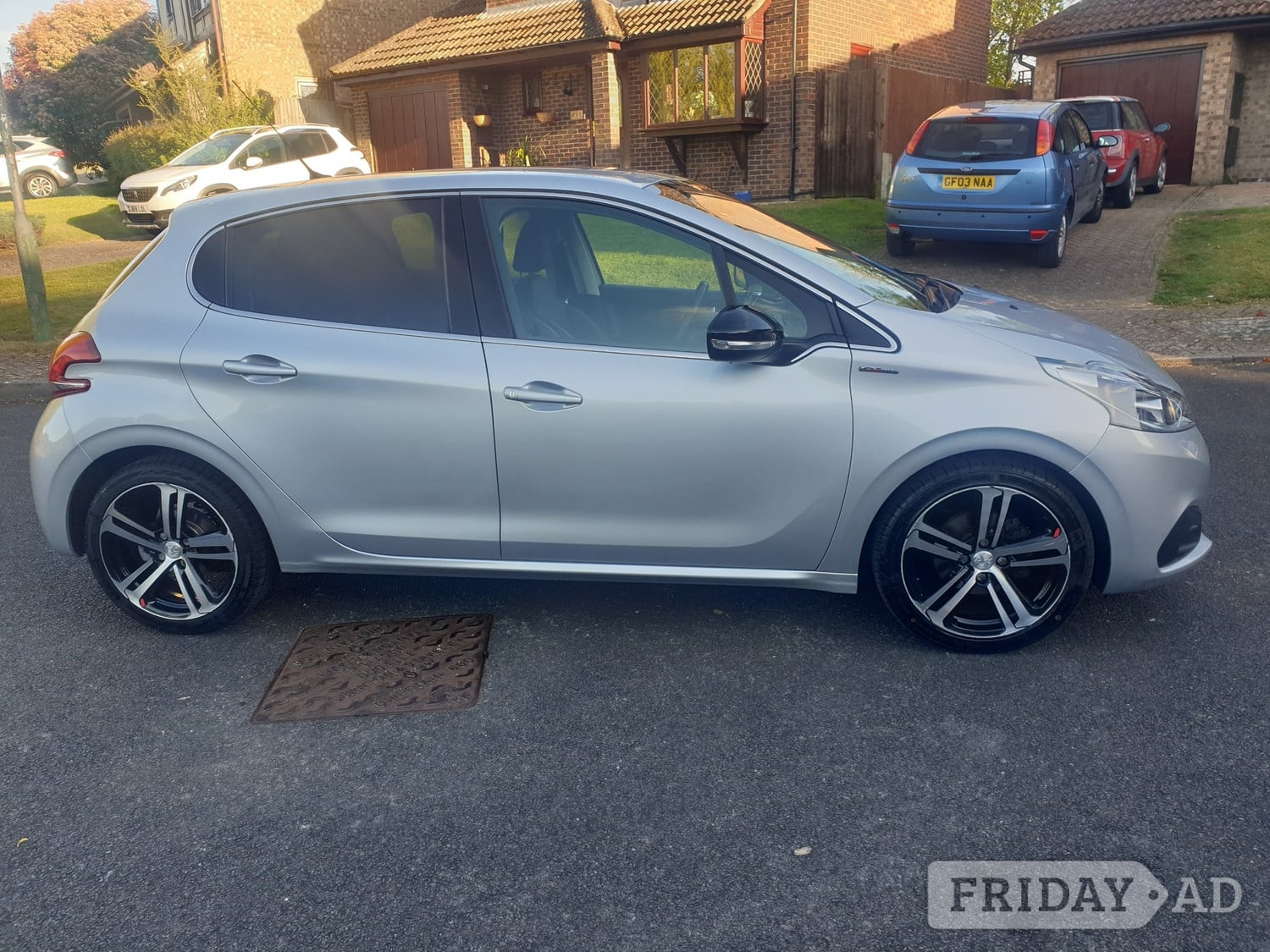 [ berth ]Peugeot 208