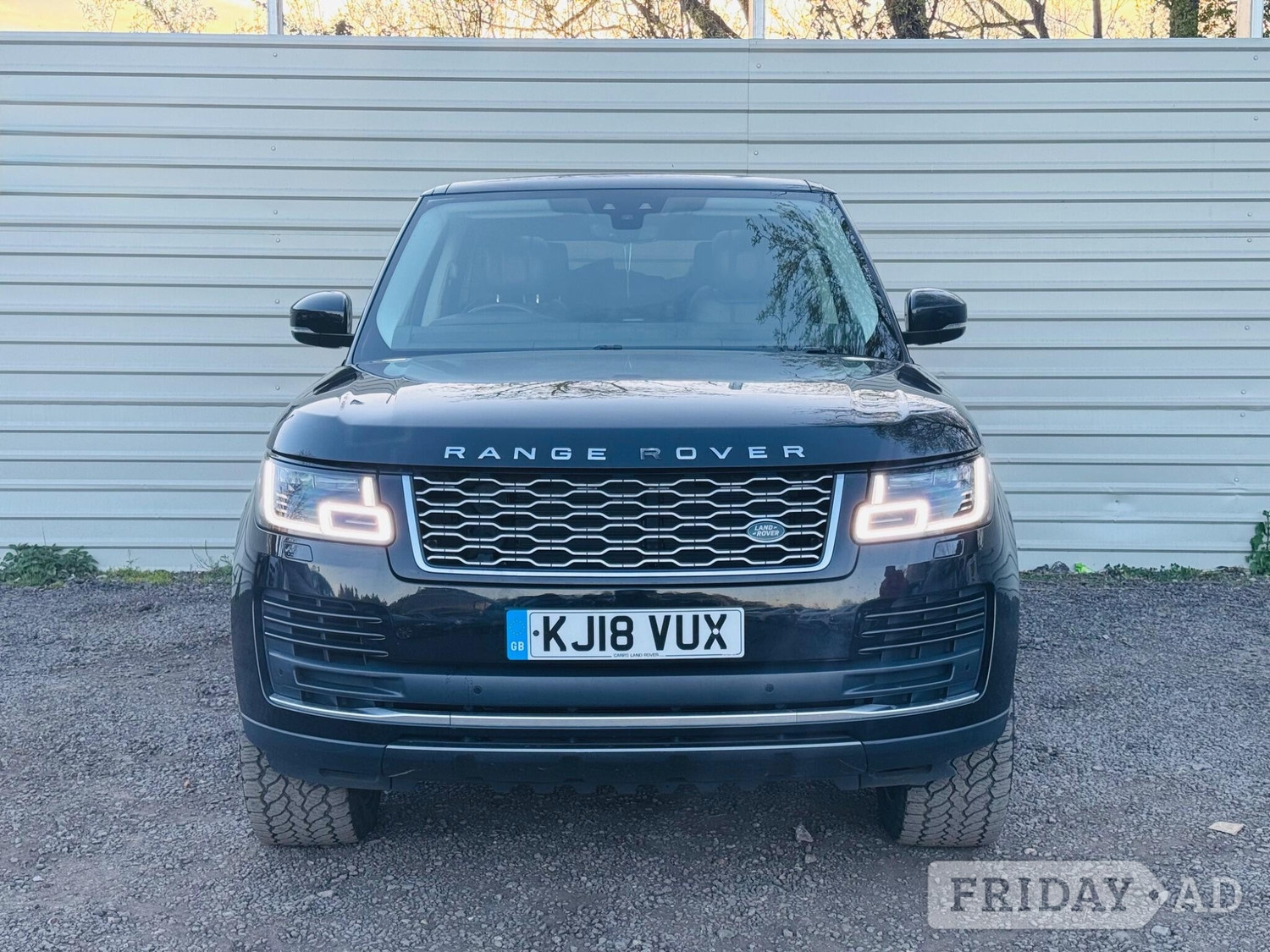 [ berth ]Land Rover Range Rover
