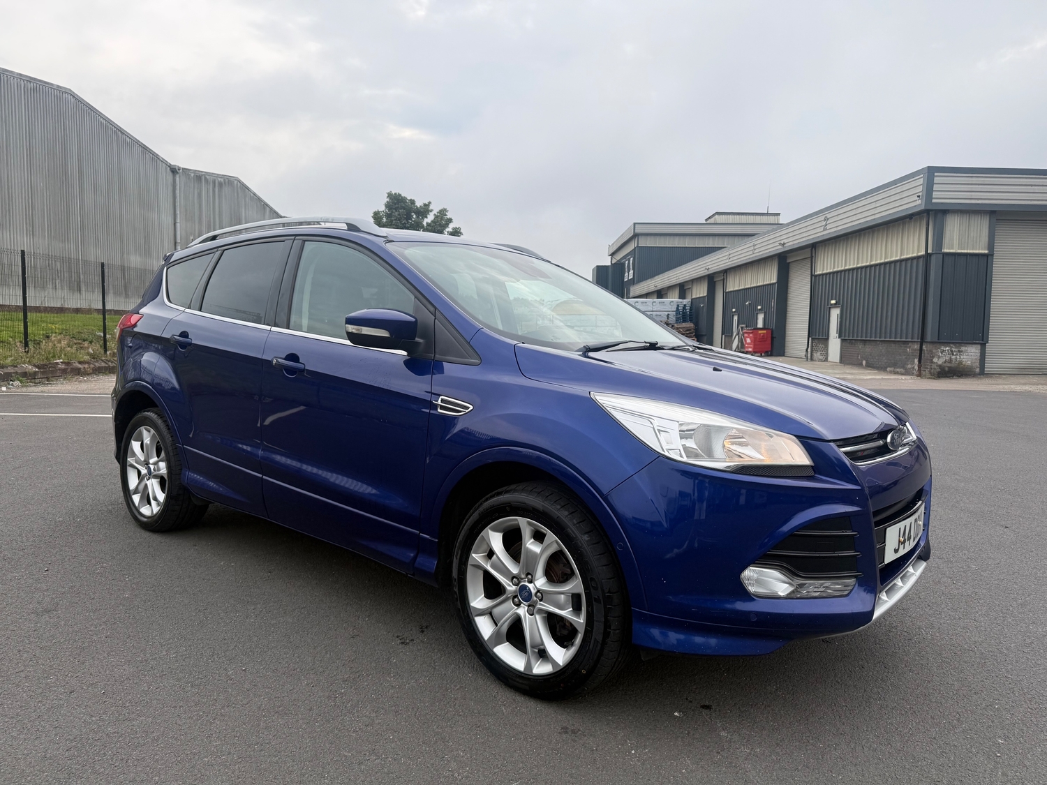 [ berth ]Ford Kuga