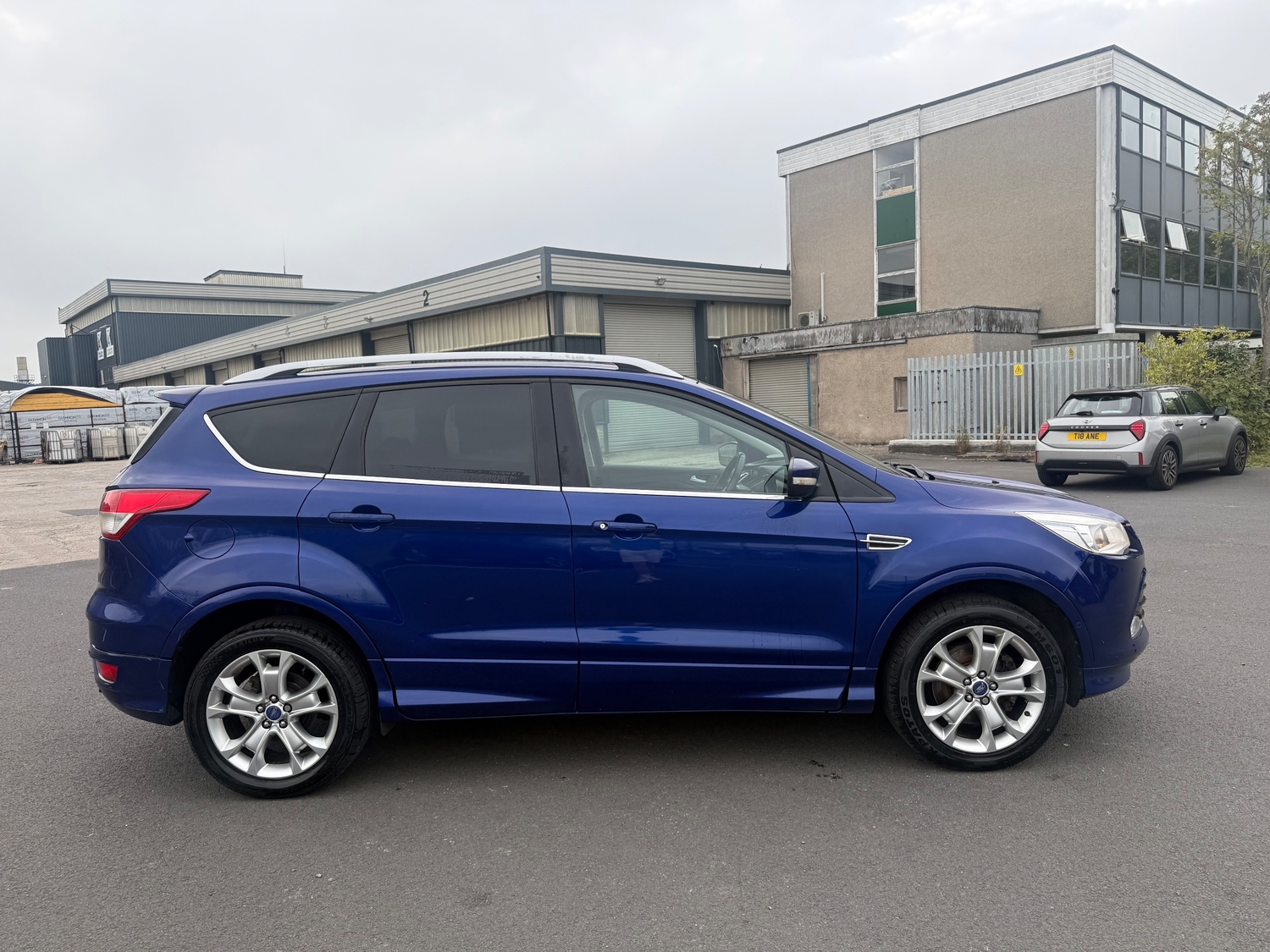 Ford Kuga 2016 - Cars in Livingston