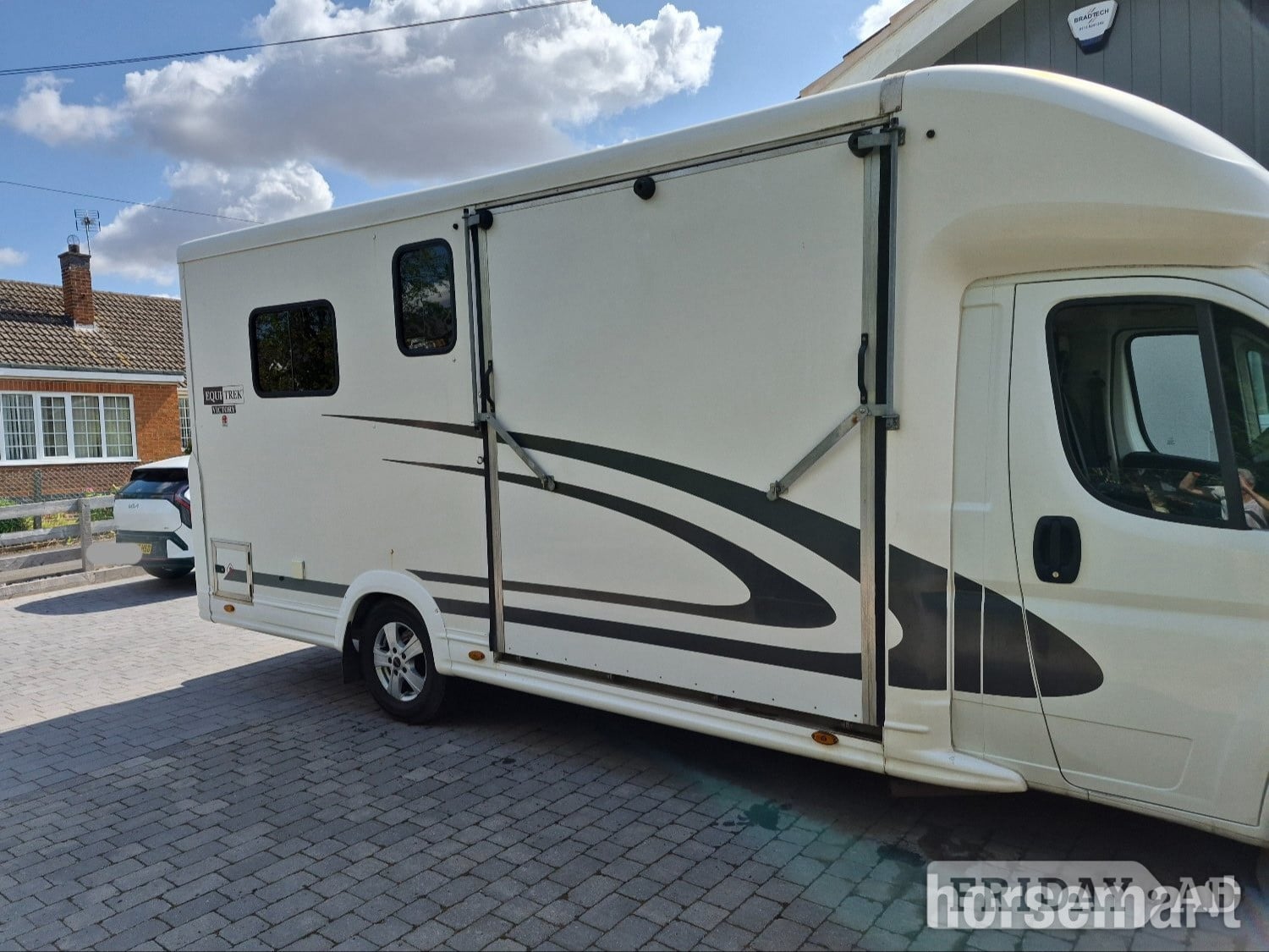 Equi-Trek Victory Peugeot Horsebox in Wymeswold