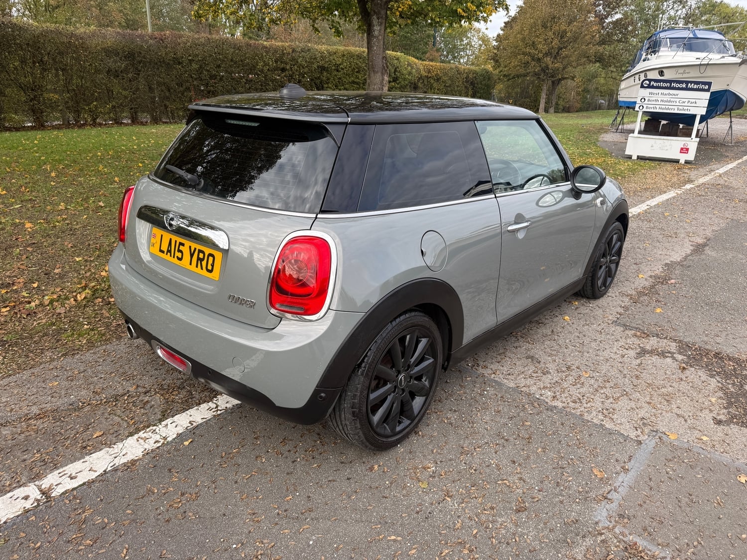 Mini Hatch 2015 - Cars in Chertsey