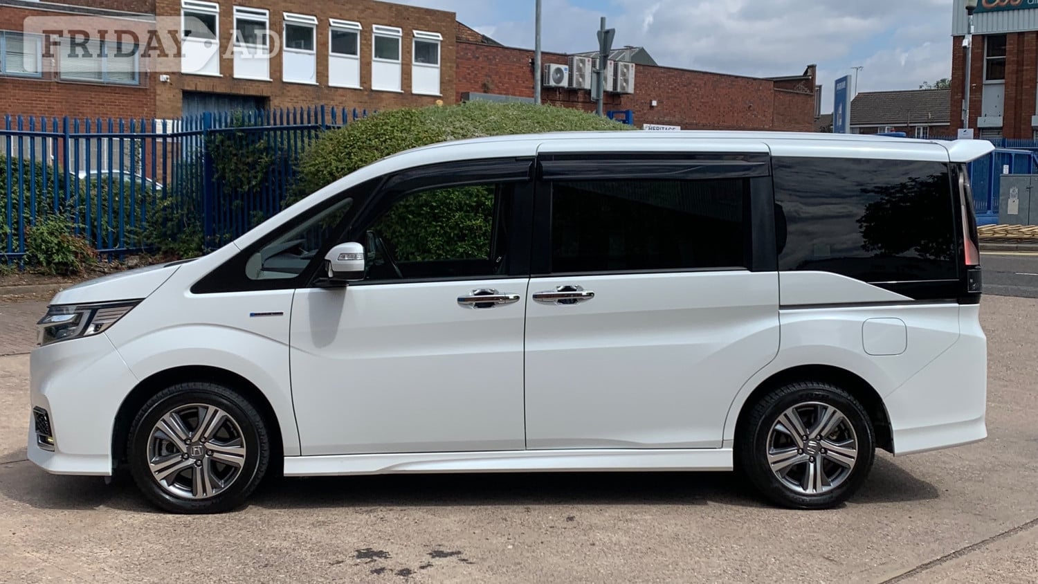 Honda StepWGN 2019 - Cars in Birmingham