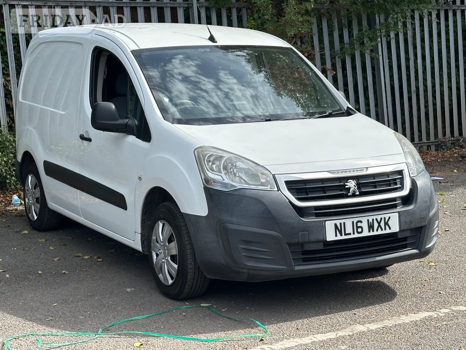 Peugeot Partner 2016 in Cardiff