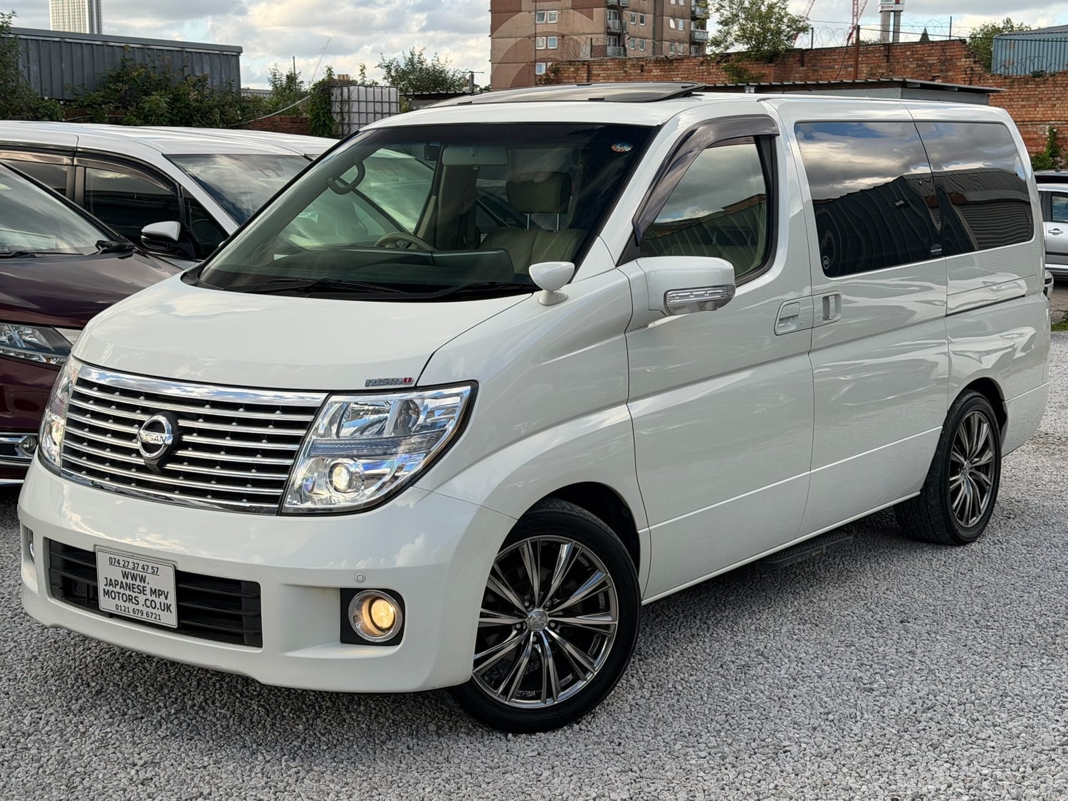 Nissan Elgrand 2008 - Cars