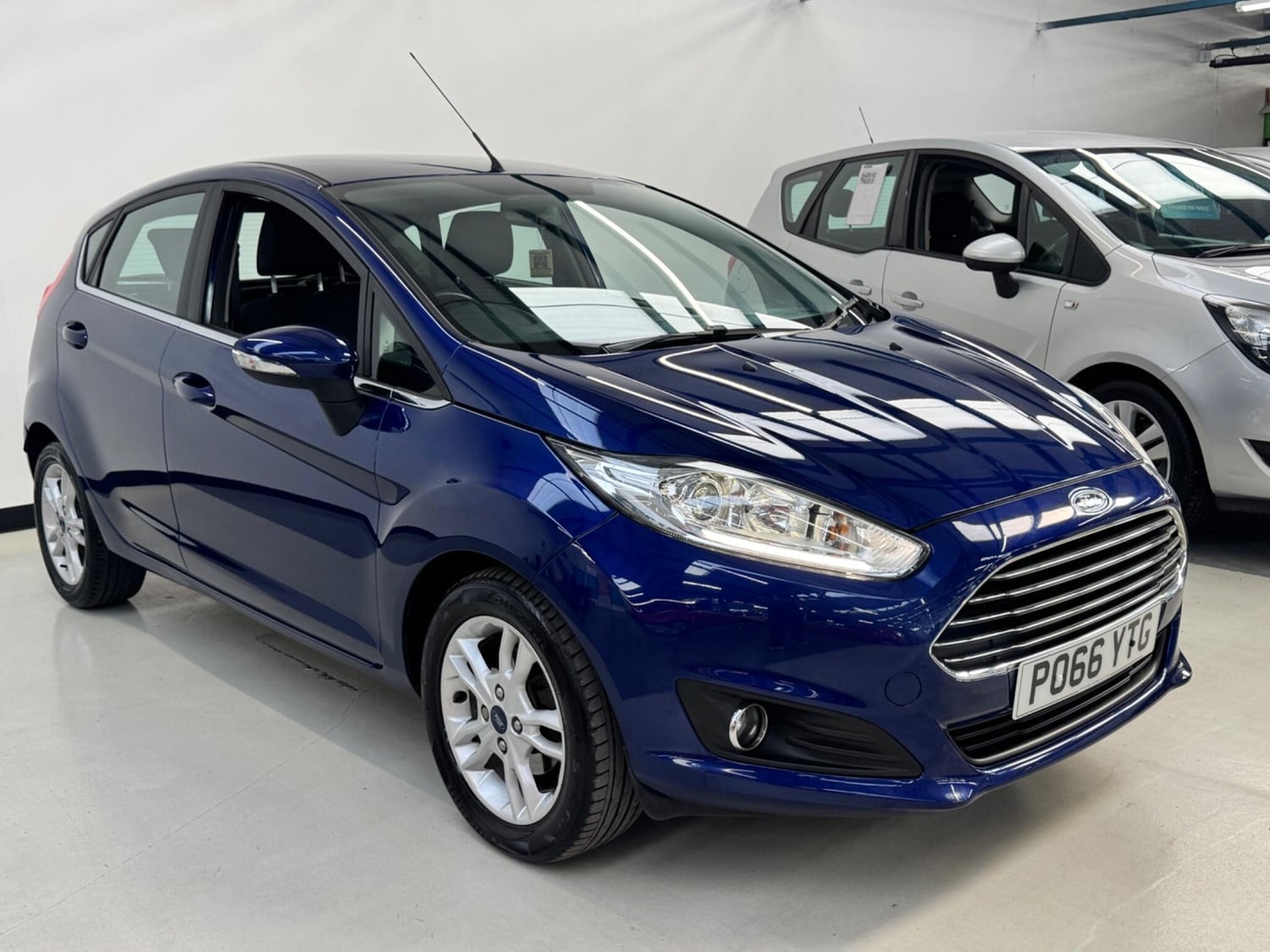 [ berth ]Ford Fiesta