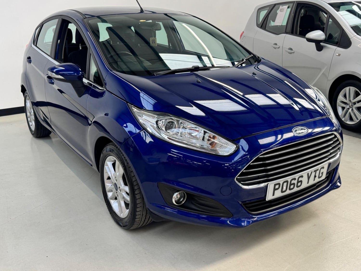 Ford Fiesta 2016 - Cars