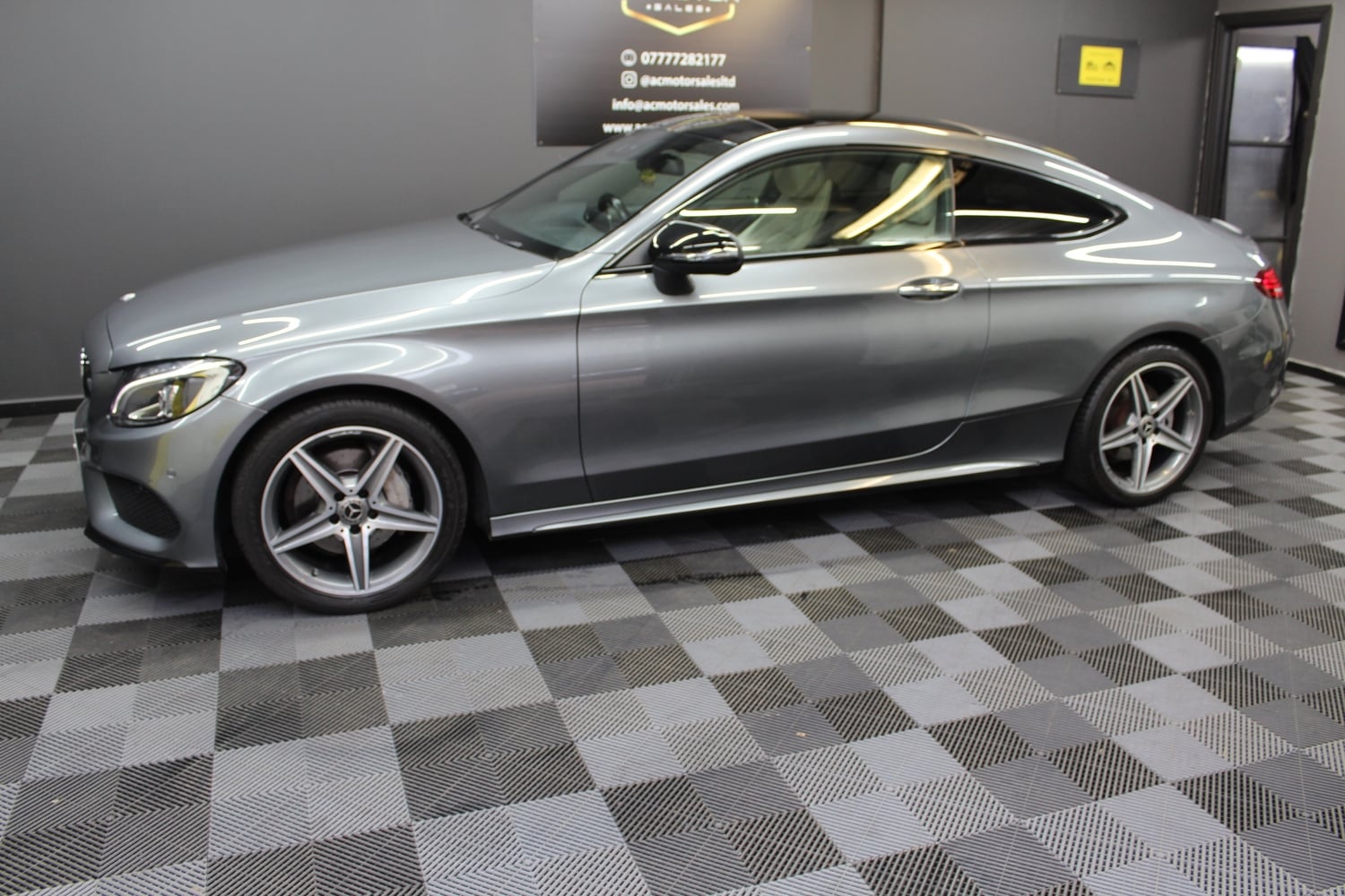 Mercedes-Benz C Class 2017 - Cars in Chertsey