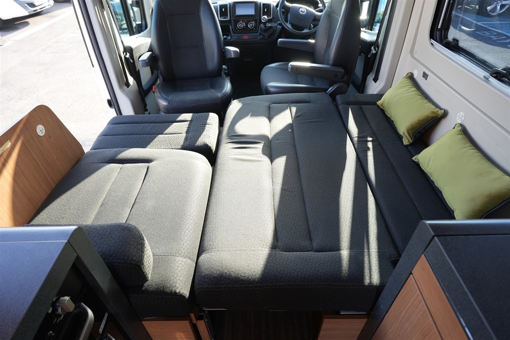 Auto-Trail V-Line 600 2014 for sale - Motorhomes & Caravans in Haywards Heath