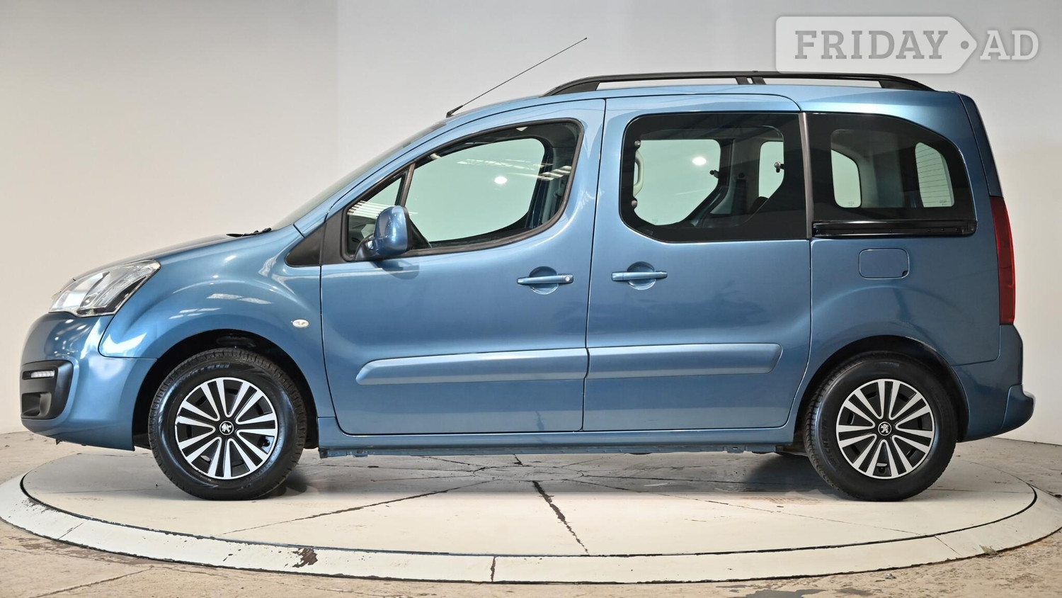 [ berth ]Peugeot Partner Tepee