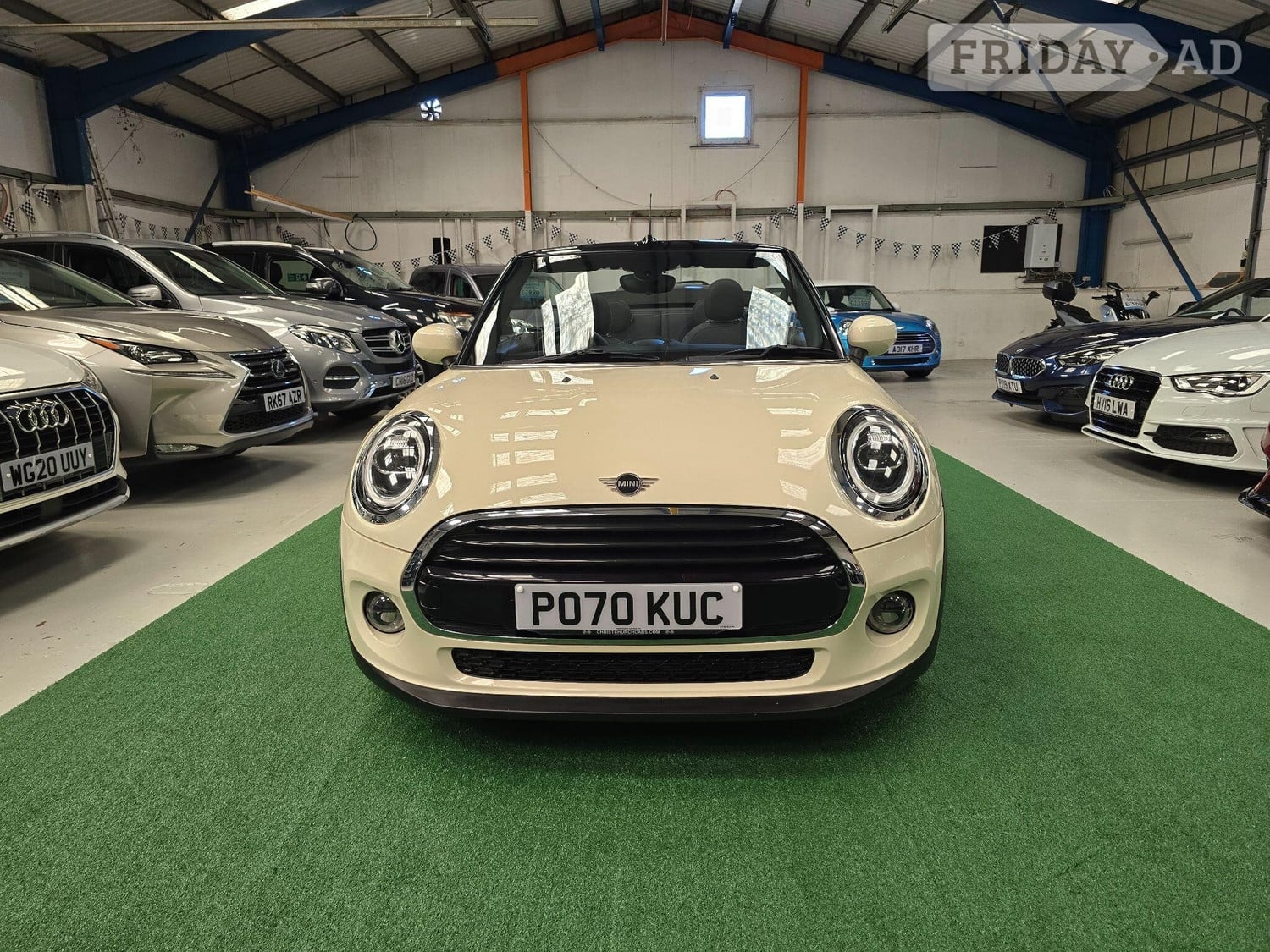 Mini Convertible 2020 - Cars