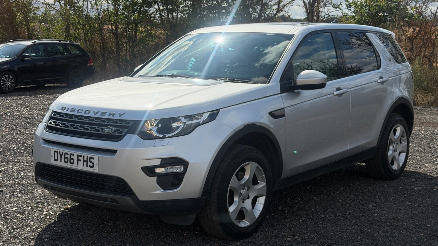 [ berth ]Land Rover Discovery Sport