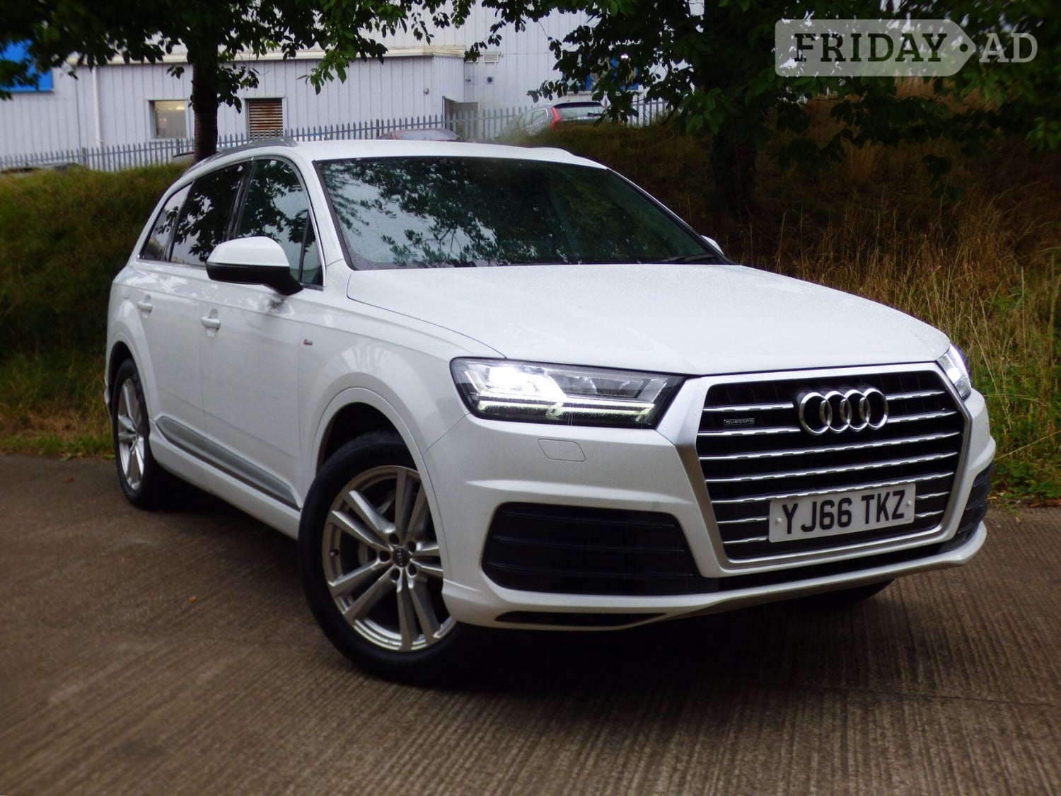 Audi Q7 2016 in Bradford