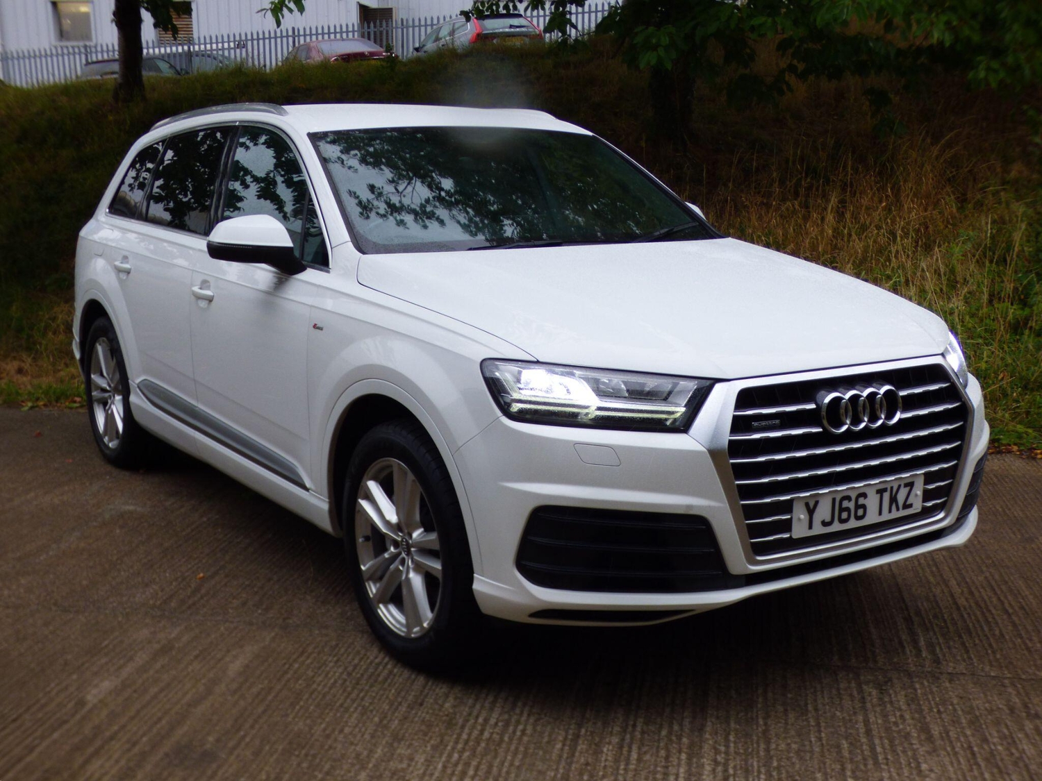 Audi Q7 2016 - Cars in Bradford