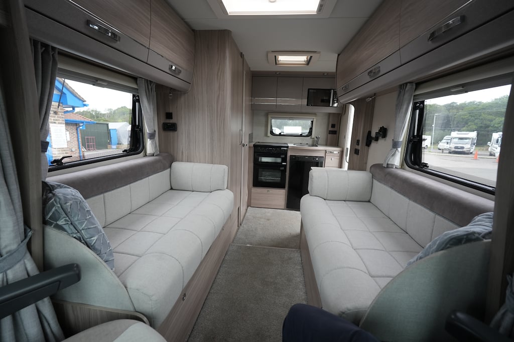 Elddis Autoquest SIGNATURE 115 PEUGEOT 2 BERTH 2 TRAVEL SEAT MOTORH Haywards Heath