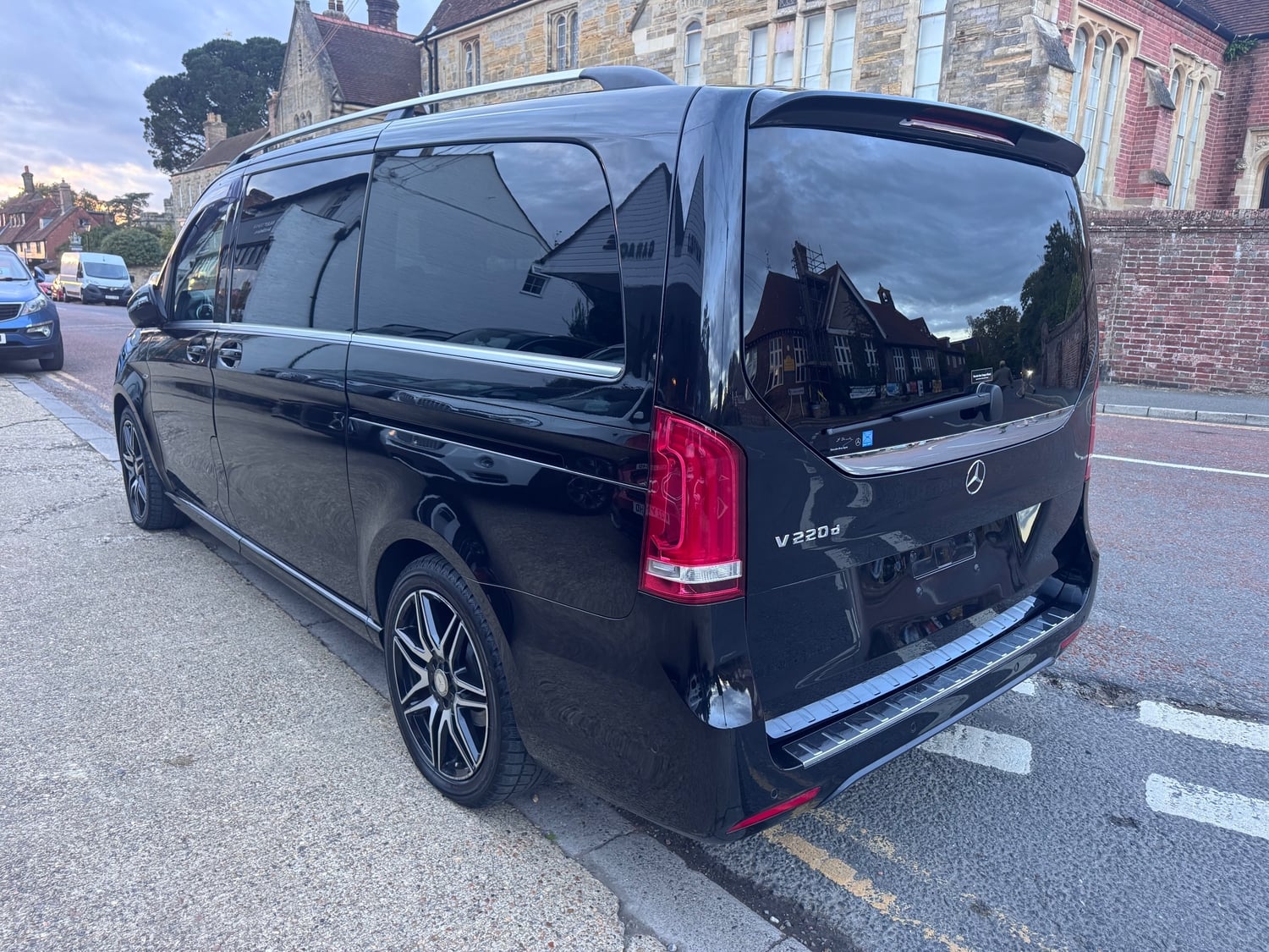 Mercedes-Benz V Class 2017 - Cars in Mayfield