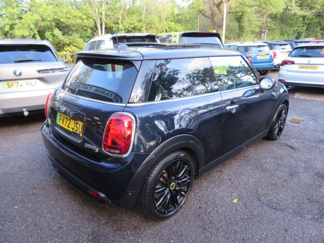 2022 MINI Electric Hatch Cooper SE 32.6kWh Level 3 Hatchback 3dr Electric Auto (184 ps) FULL LEATHER + 17" TENTACLE ALLOYS - Cars in Horsham