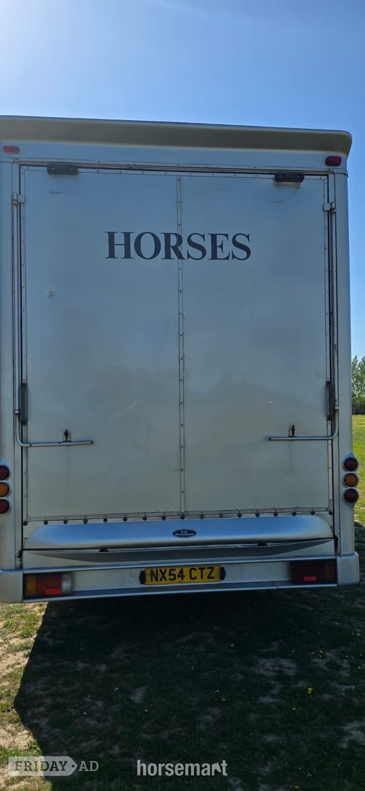 KM Horseboxes County 3 Iveco Horsebox - Trailers & Horseboxes in Sittingbourne