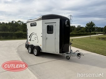 Cheval Liberte Touring Country With Tack Locker  Horse Trailer