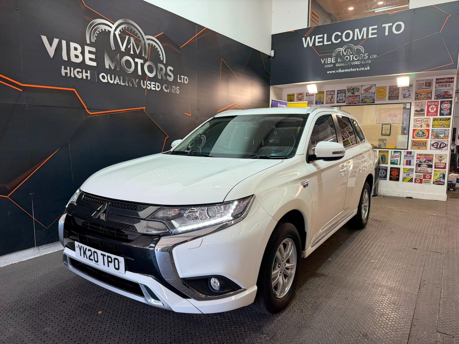 Mitsubishi Outlander 2020 - Cars