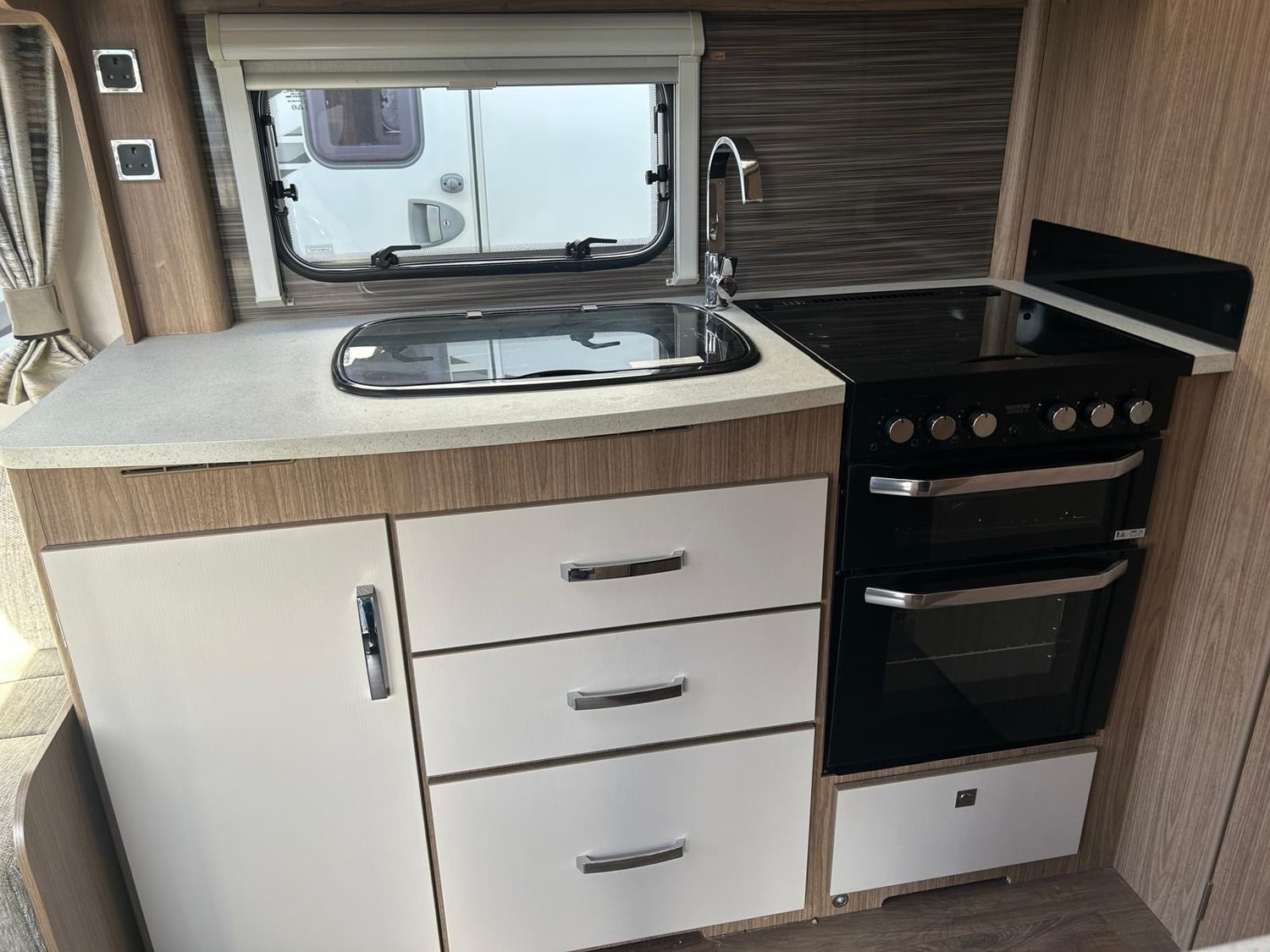Coachman Laser 2017 - Motorhomes & Caravans