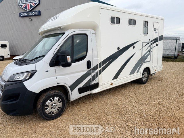 Equinox  Peugeot Horsebox in Epworth