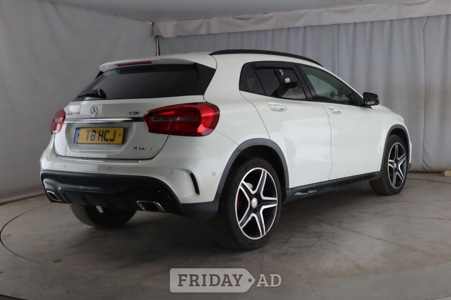 Mercedes-Benz GLA 2015 - Cars