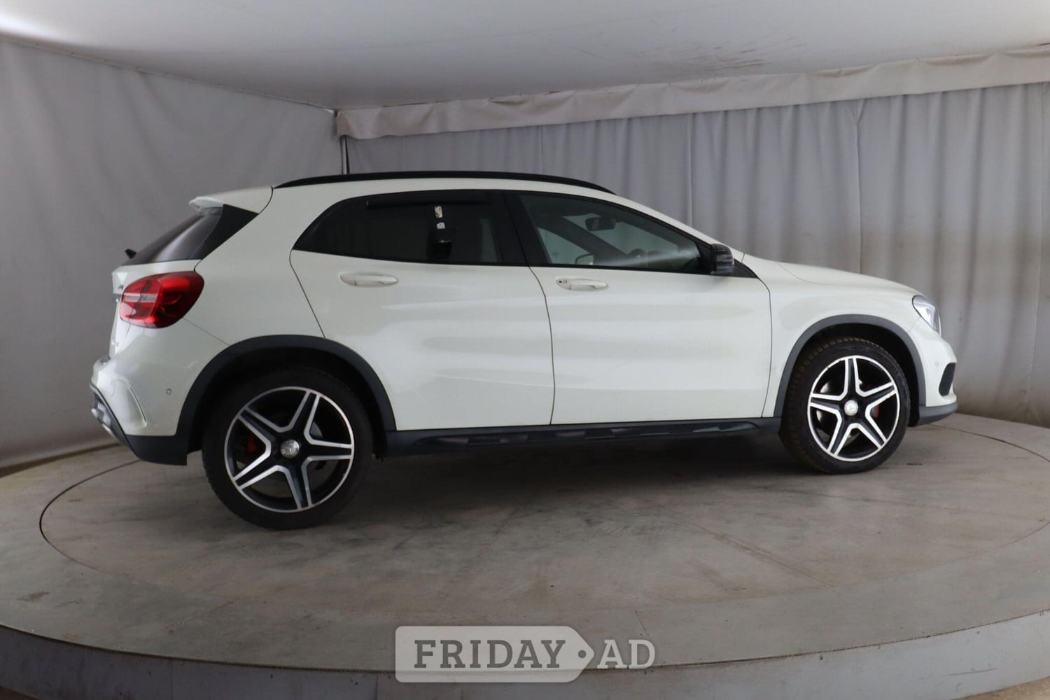 [ berth ]Mercedes-Benz GLA