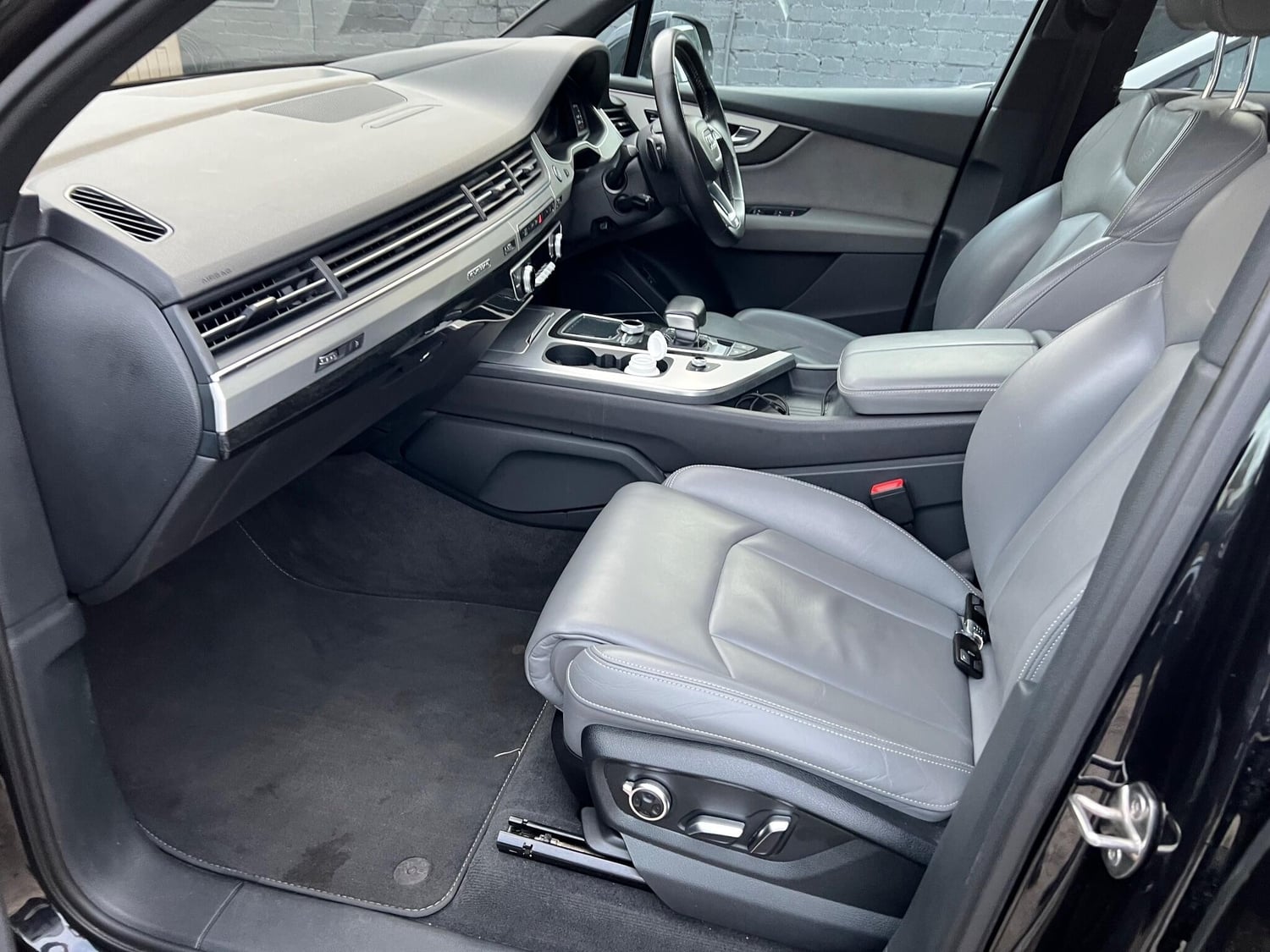 Audi Q7 Wembley