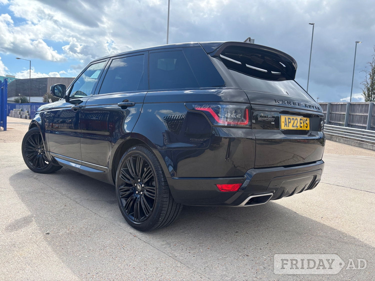 [ berth ]Land Rover Range Rover Sport