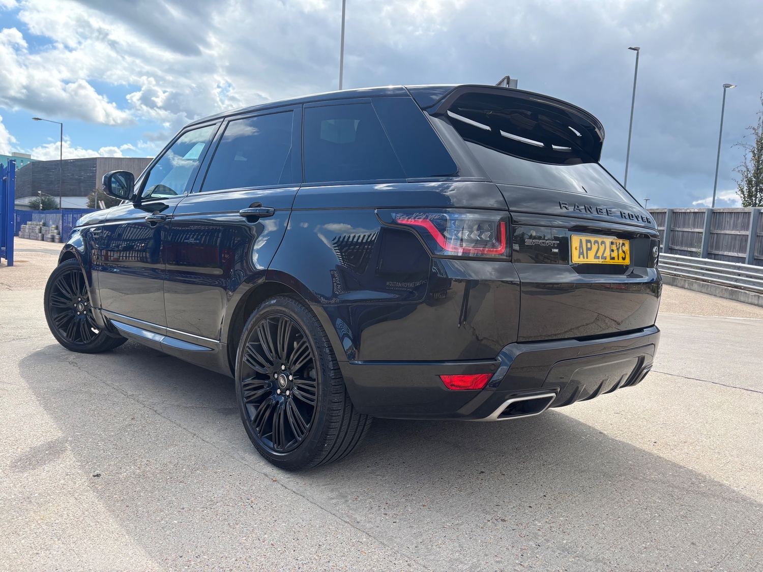 [ berth ]Land Rover Range Rover Sport