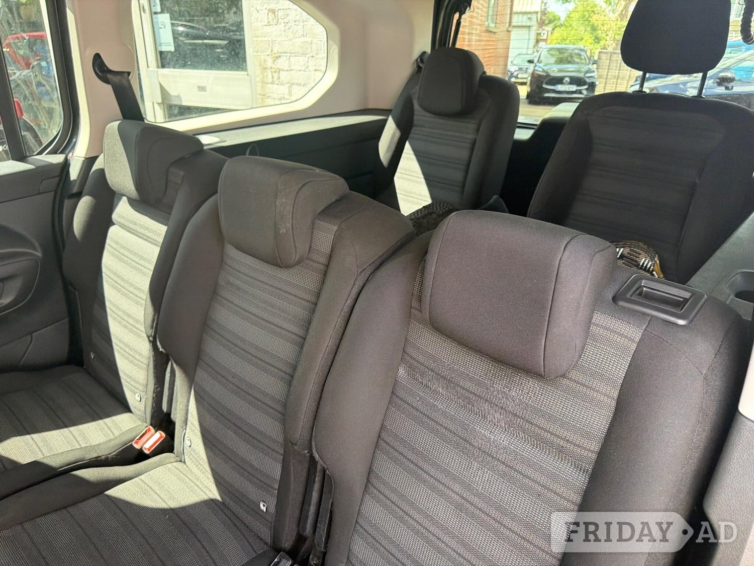 Vauxhall Combo Life 2023 - Cars in Sutton