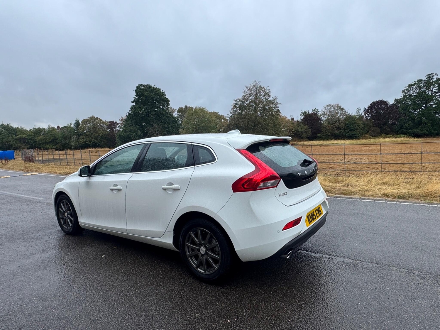Volvo V40 2015 - Cars in Hayes