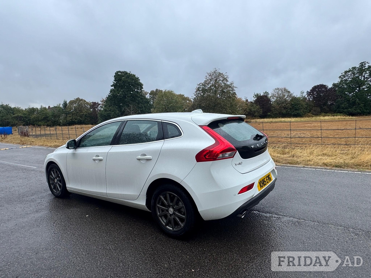 Volvo V40 2015 - Cars in Hayes