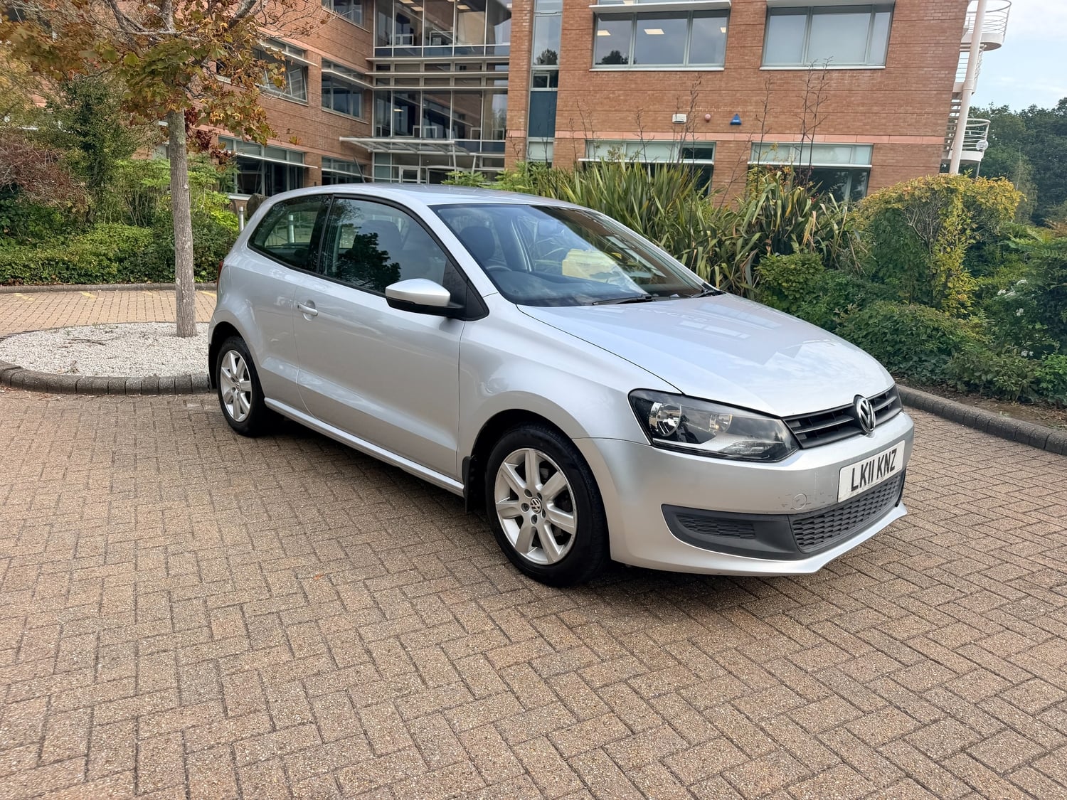 Volkswagen Polo 2011 - Cars