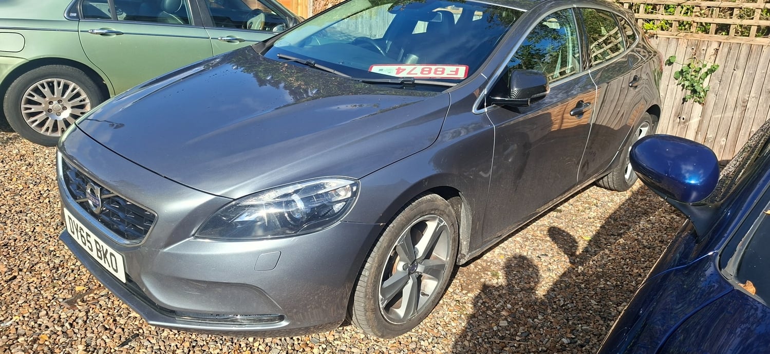 Volvo V40 Sutton