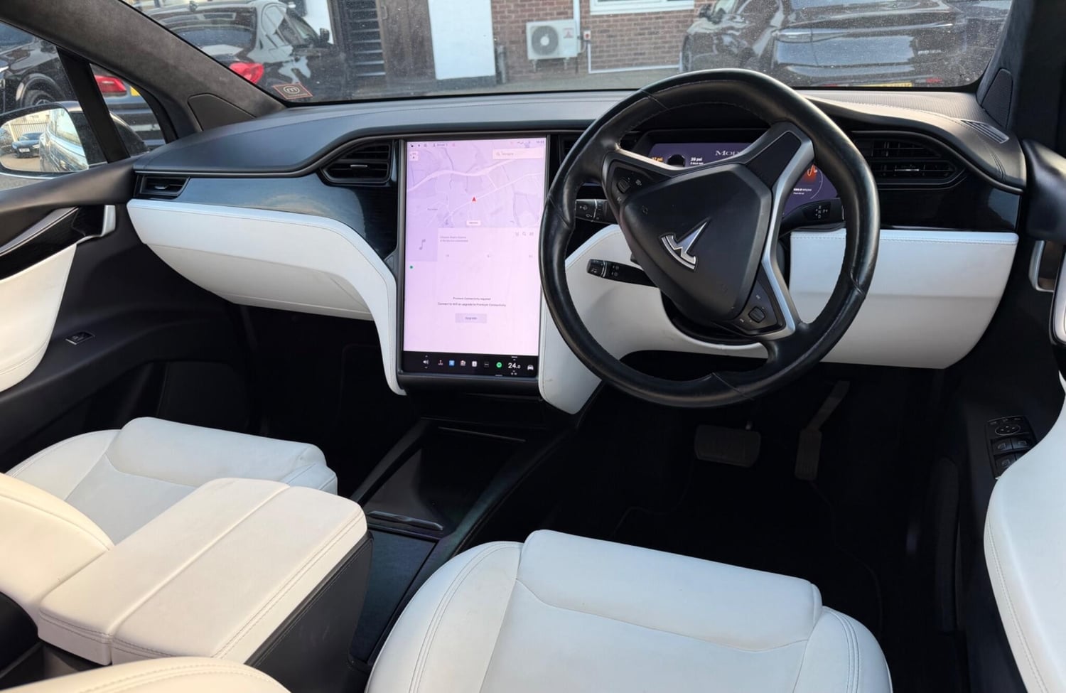 [ berth ]Tesla Model X