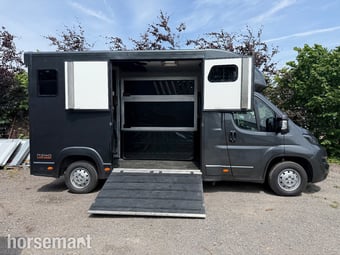 Overlander R240 Peugeot Horsebox
