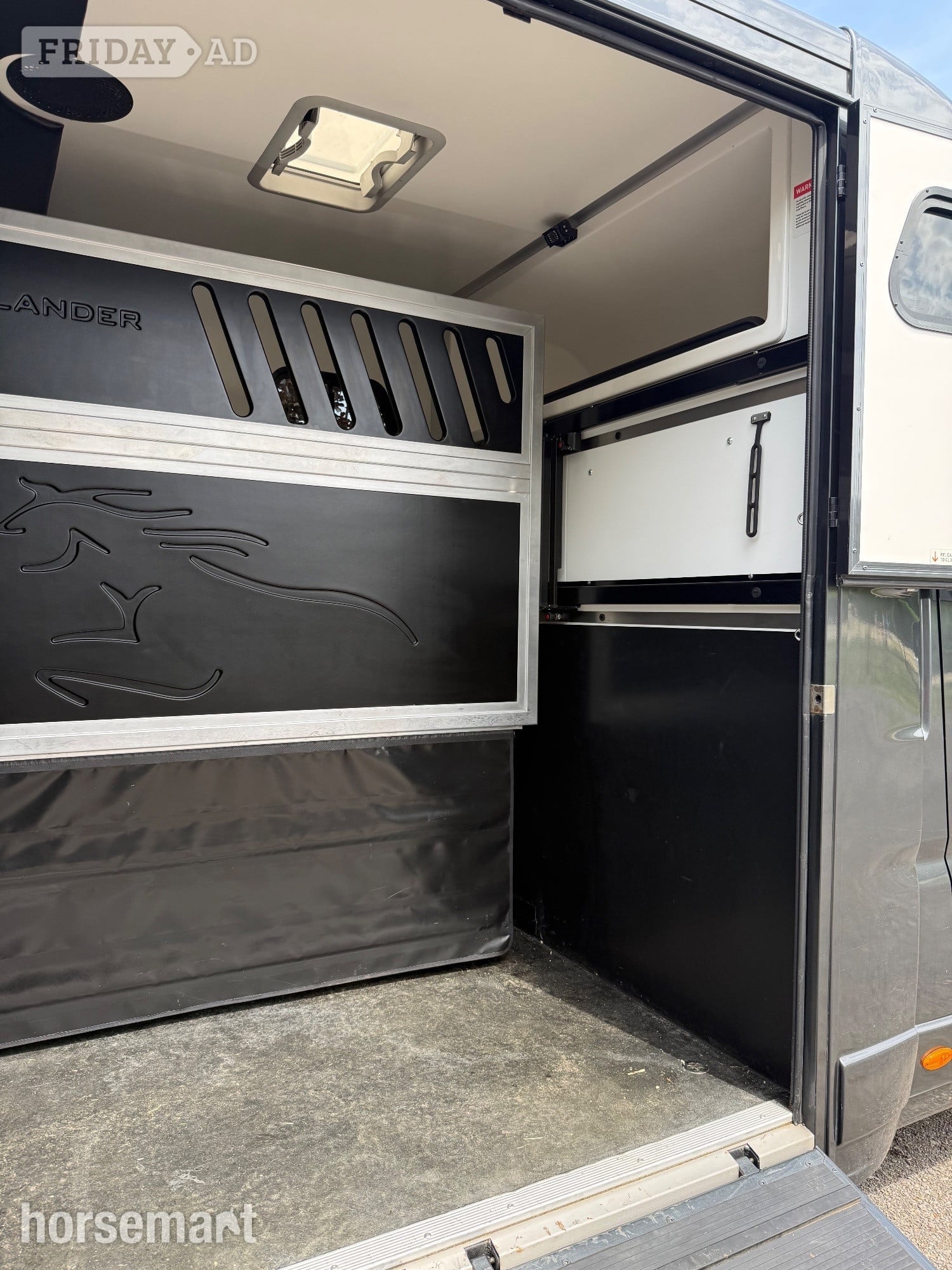 Overlander R240 Peugeot Horsebox - Trailers & Horseboxes