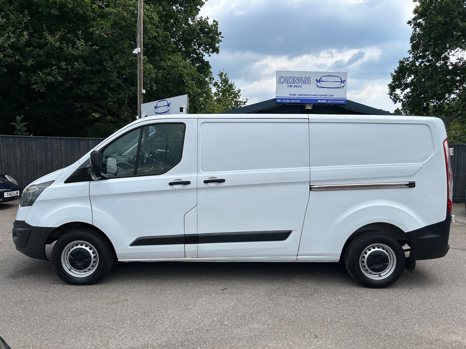 [ berth ]Ford Transit Custom
