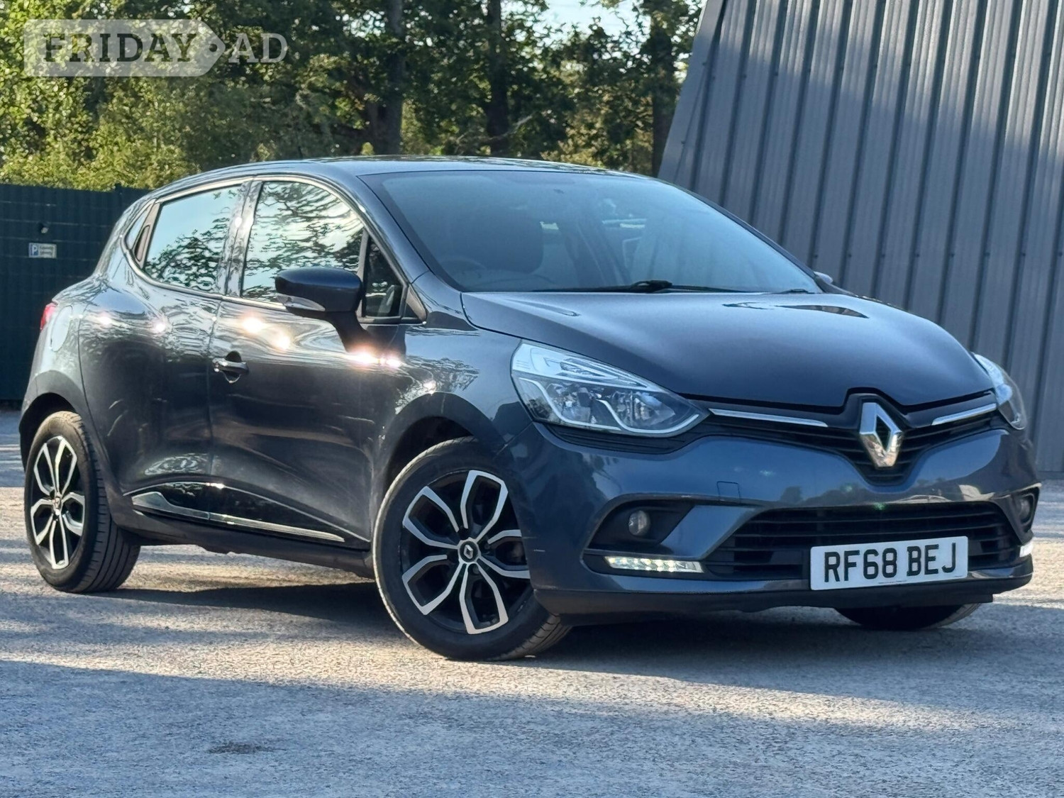 Renault Clio Farnham