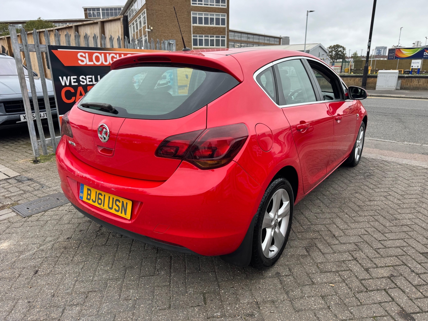 Vauxhall Astra 2011 - Cars in Slough