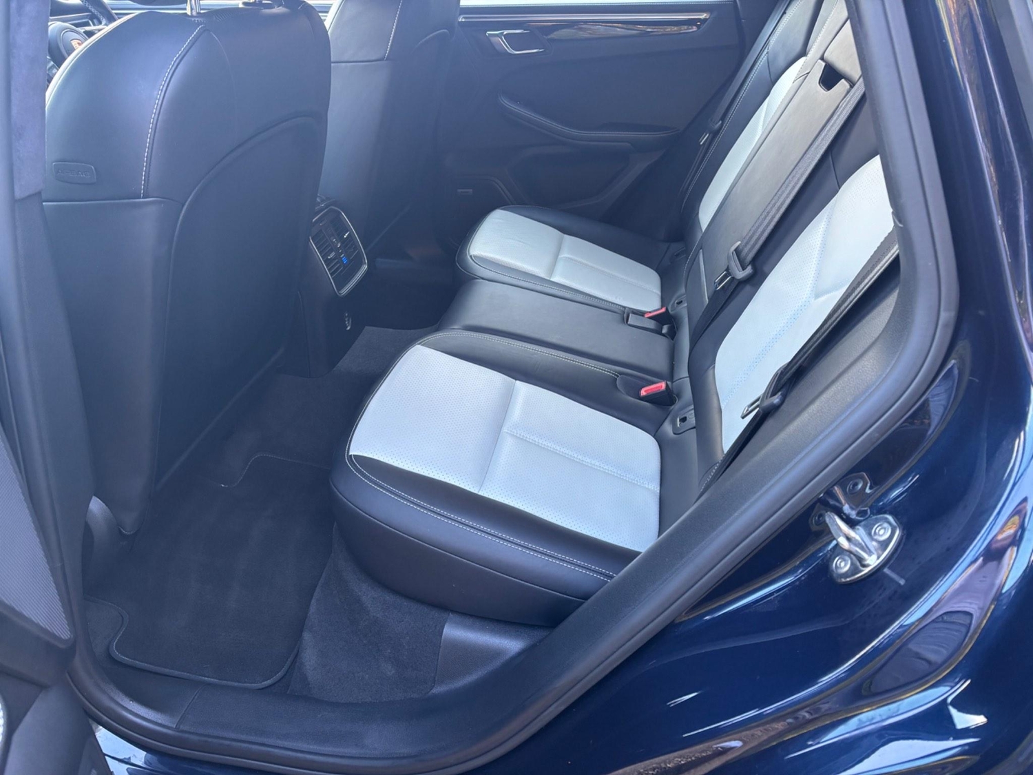 Porsche Macan 2017 - Cars in Hillingdon