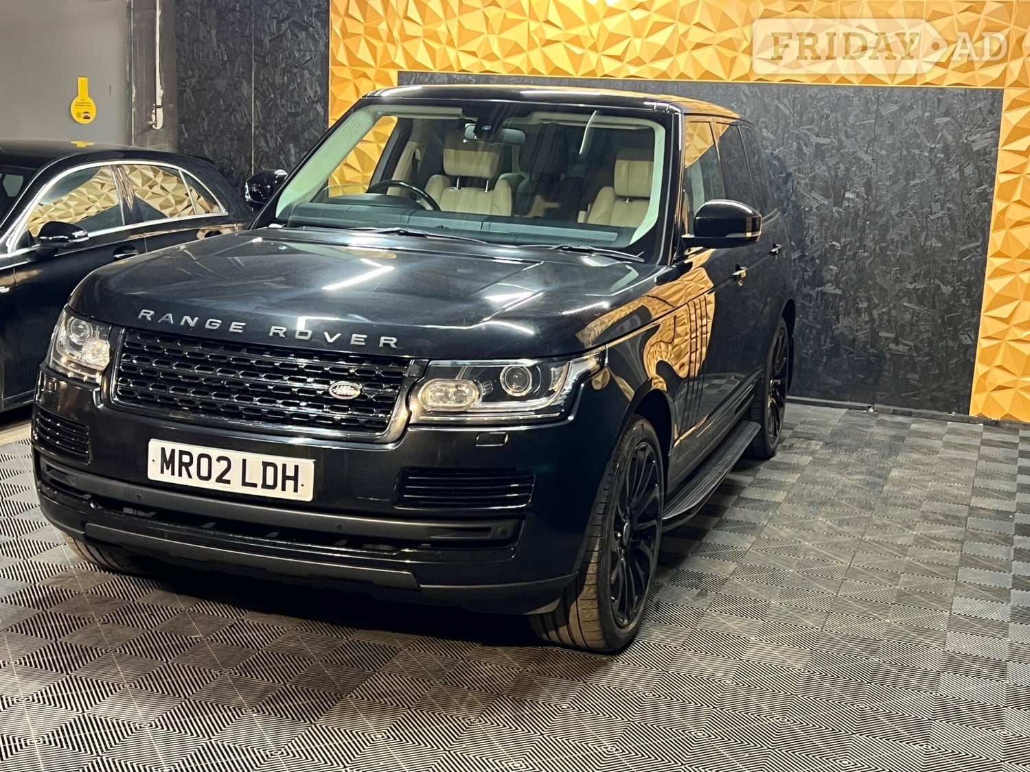 [ berth ]Land Rover Range Rover