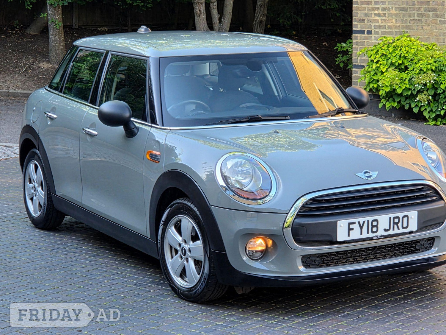 Mini Hatch 2018 - Cars