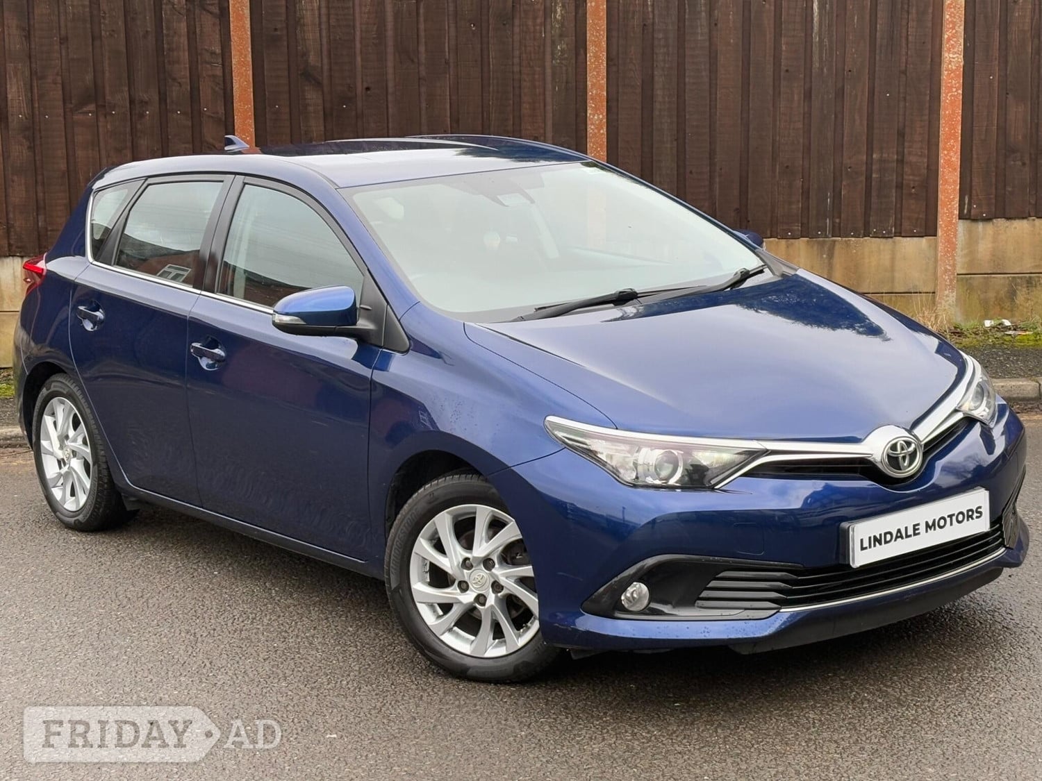Toyota Auris 2016 in Oldham