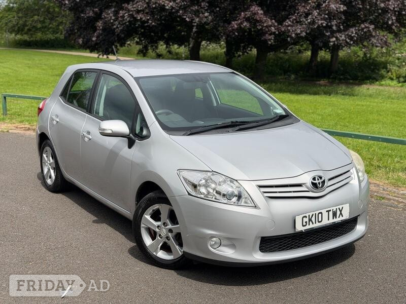 Toyota Auris Luton