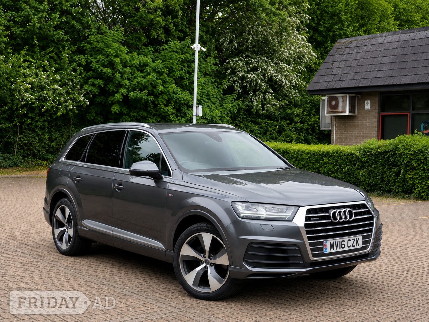Audi Q7 2016 in Bradford