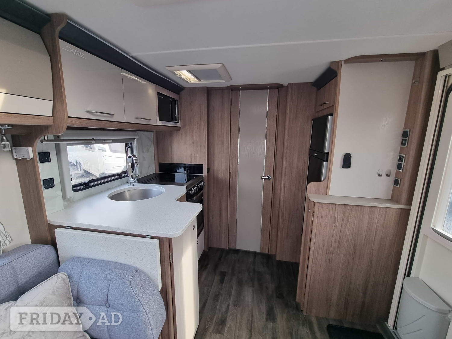[4 berth ]Coachman Laser Xcel 850