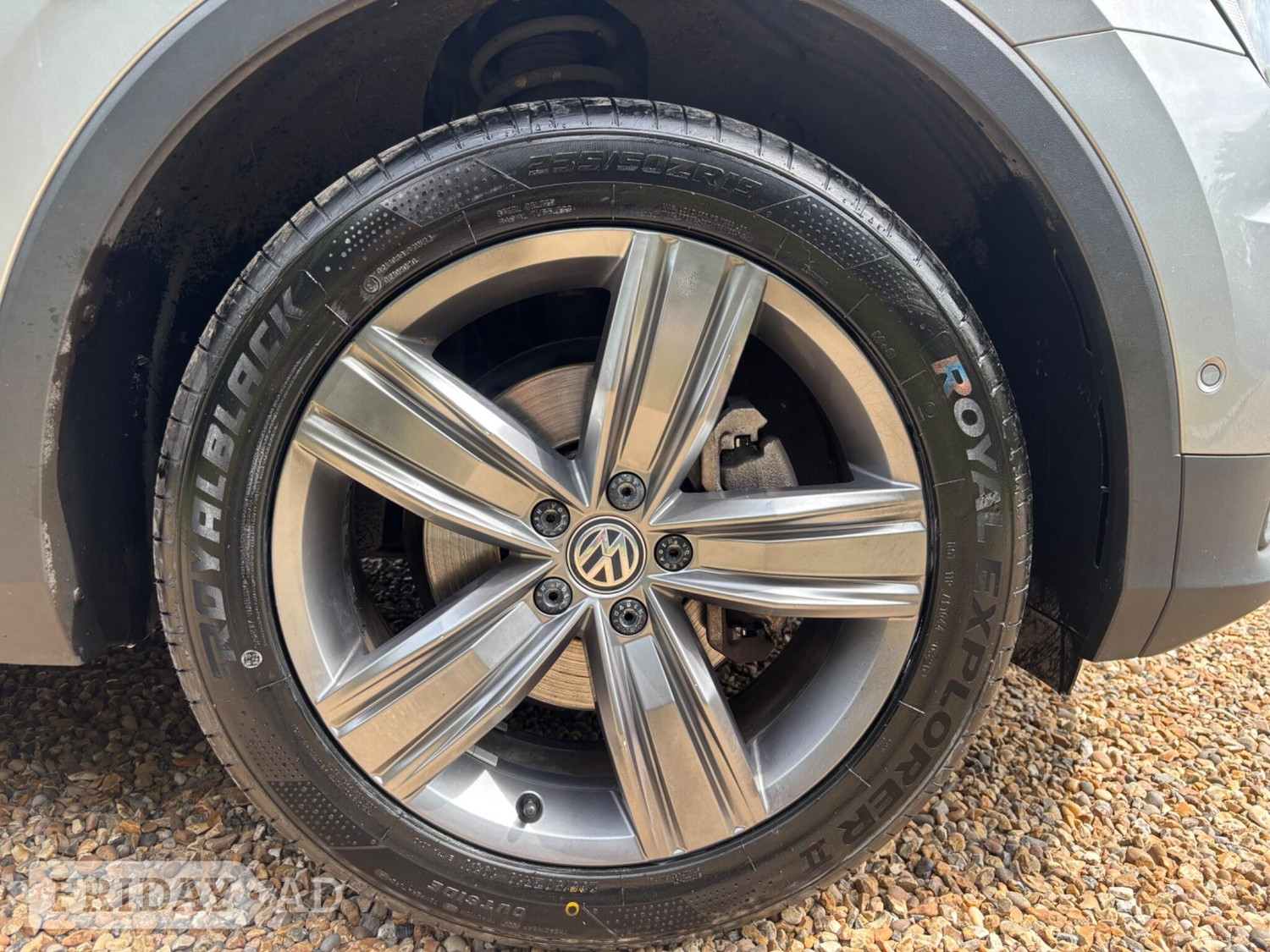 Volkswagen Tiguan 2020 - Cars in Staines